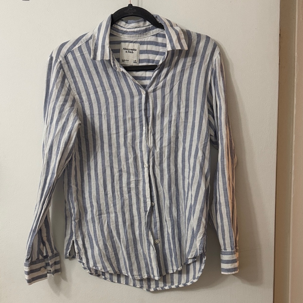 Abercrombie & Fitch Women’s Striped Button-Down Shirt in Linen Blue and White